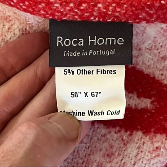 Roca Home Fringed Throw Blanket 50x67 Red White Reindeer Woven Soft Cozy Holiday - Picture 6 of 7